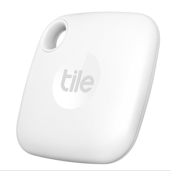 Tile Mate 2022 - White Attachable Tracker NEVER LOST YOUR ITEMS AGAIN - Picture 3 of 8